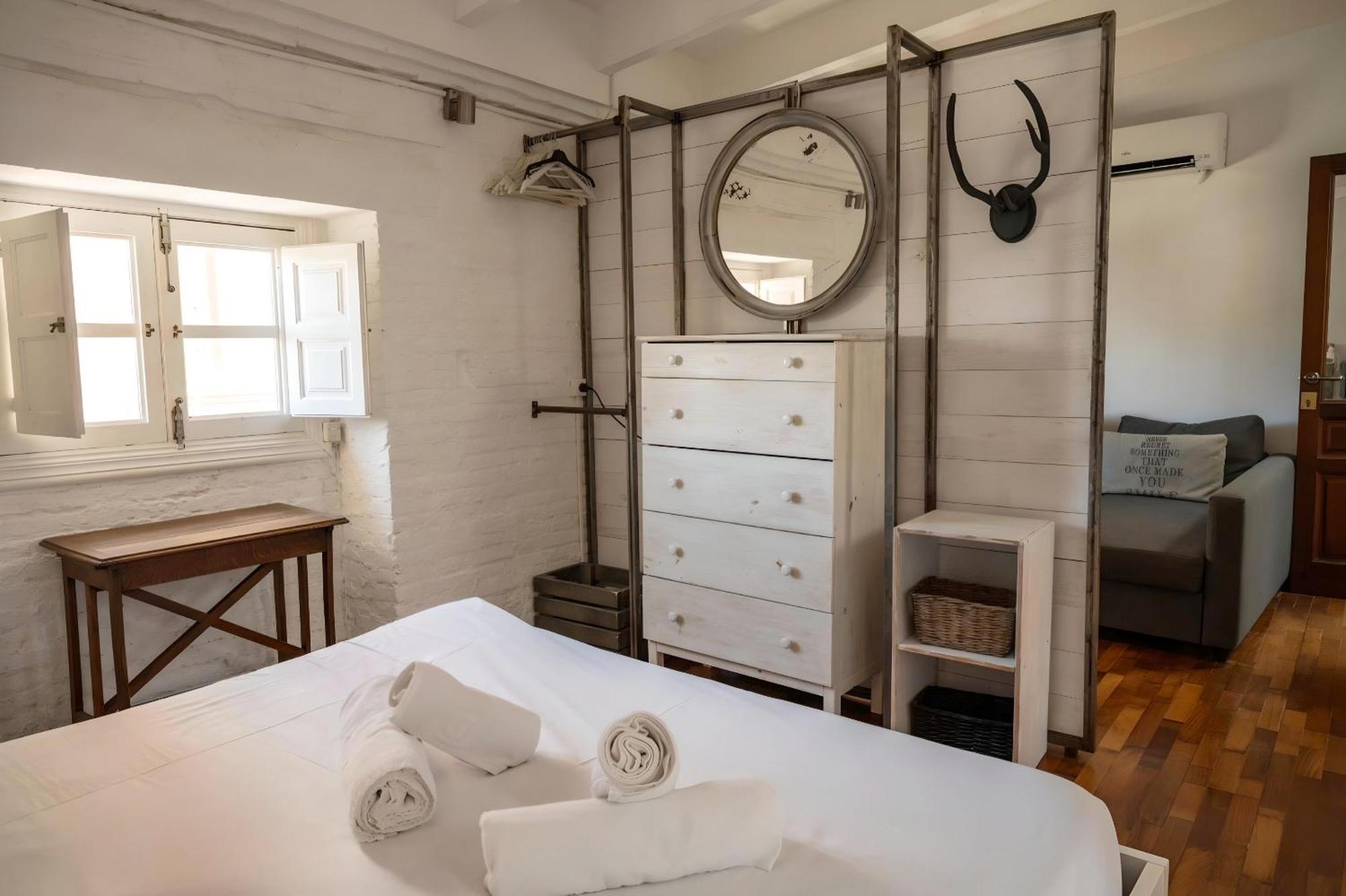 Estudio Ciutat Vella Al Lado De Jardines Del Turia Apartment Valencia Bagian luar foto